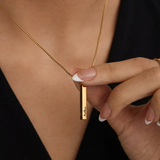 Necklace with a pillar and a love note