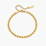 Bracelet with a chain of hearts