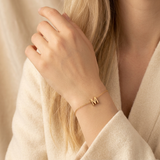 Gold-plated bracelet with a letter from A to Z – personalized jewelry with an initial